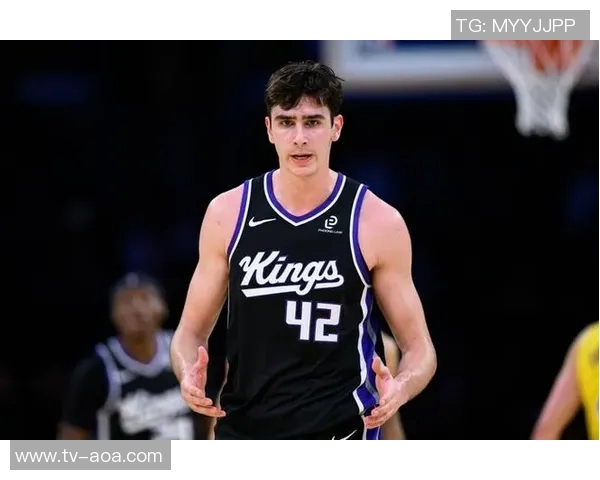 雷诺全能表现助力球队克尼佩尔三分如雨弗拉格哈珀共同发力争胜